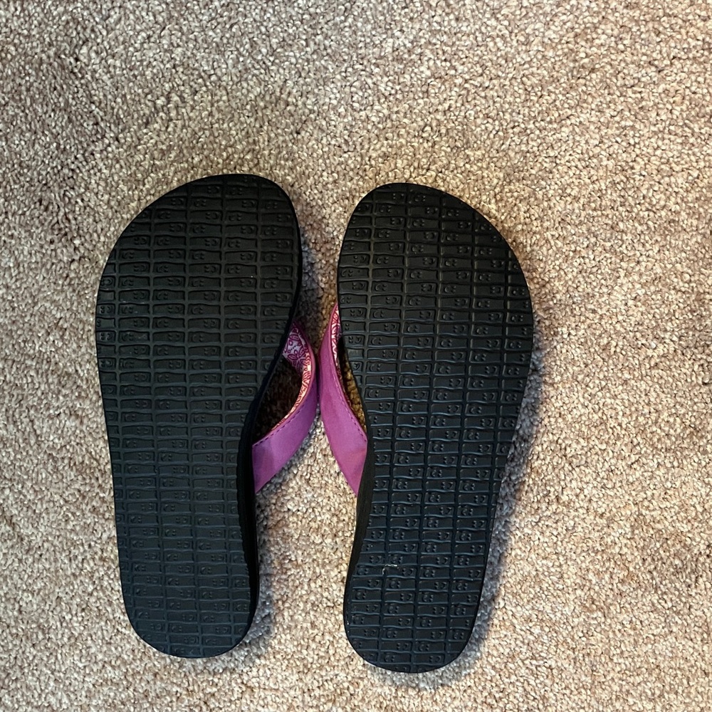 Sanuk Black and Purple Flip Flops - Picture 2 of 3